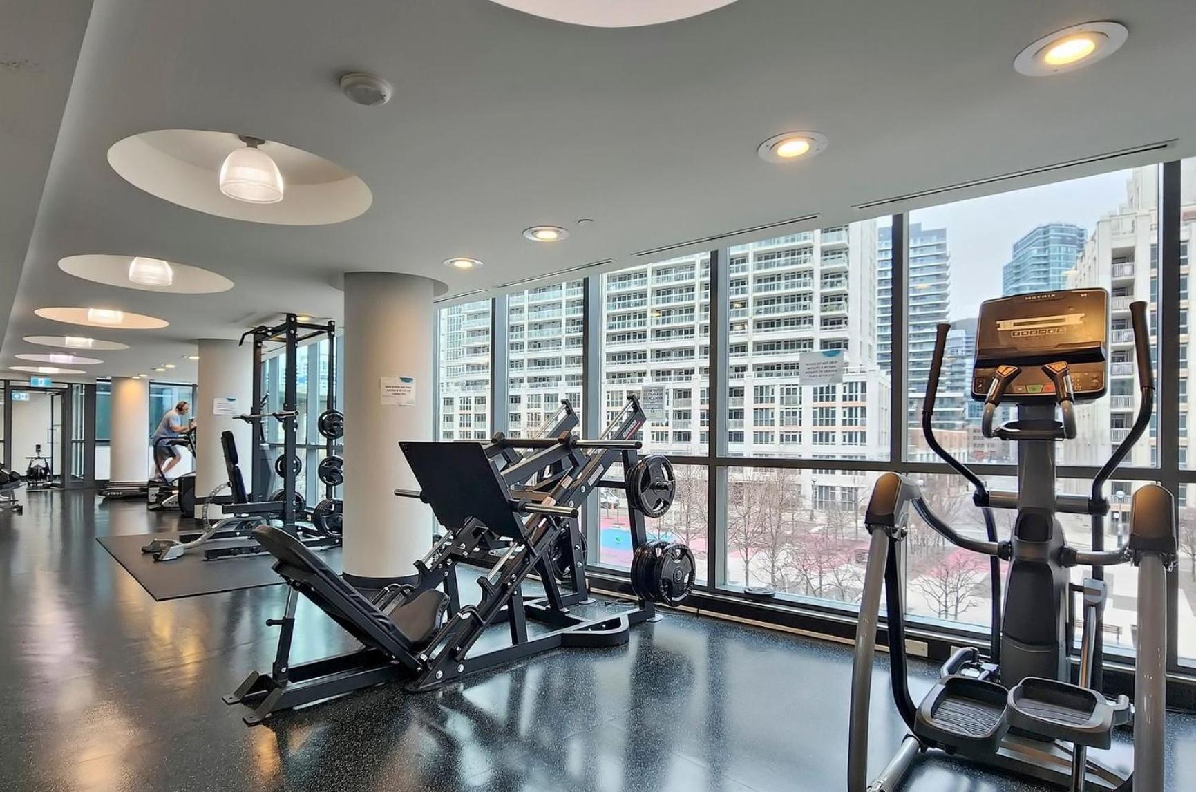 2 Bedroom Waterfront Condo Downtown W/ Free Parking Торонто Экстерьер фото
