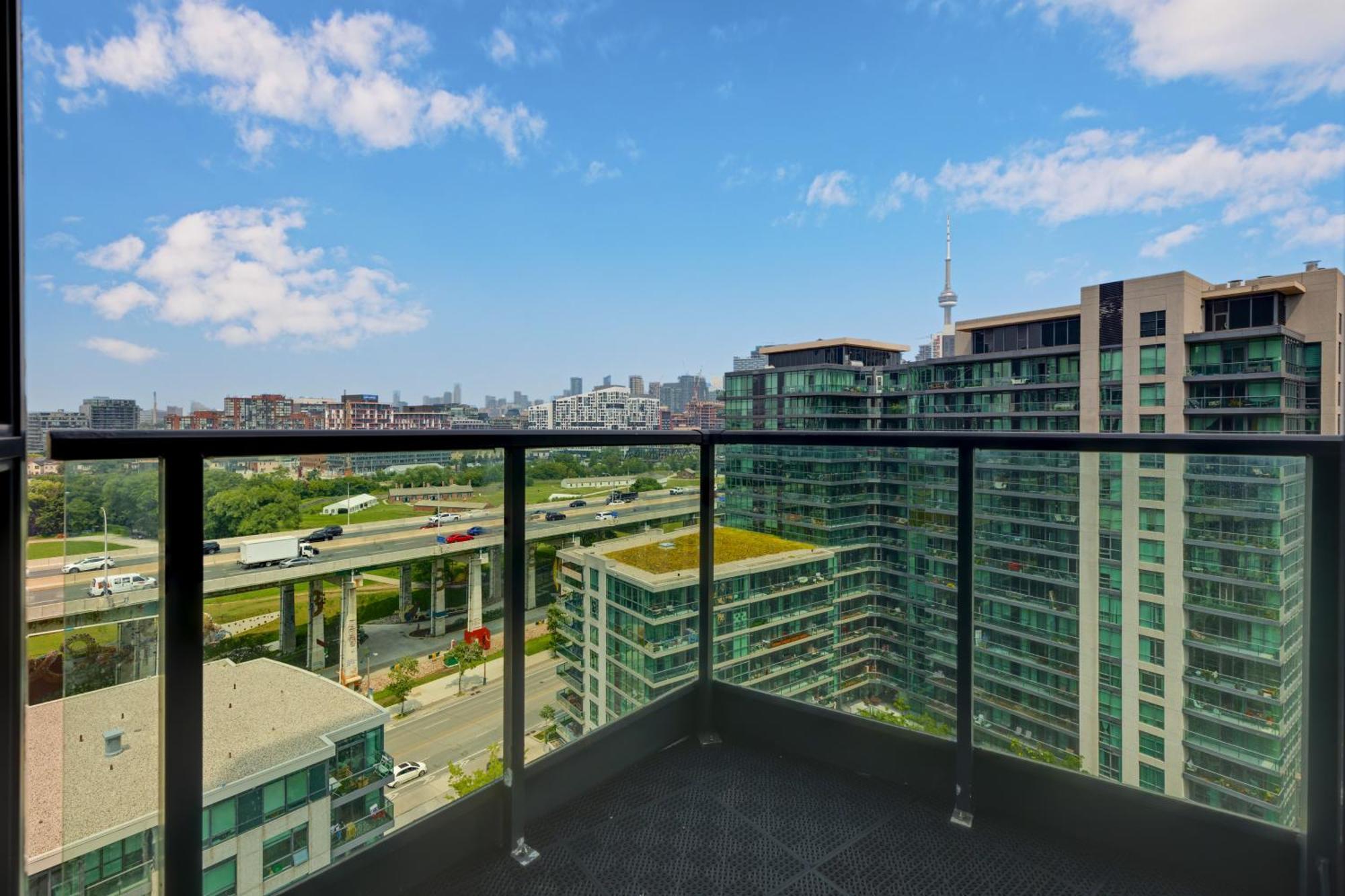 2 Bedroom Waterfront Condo Downtown W/ Free Parking Торонто Экстерьер фото
