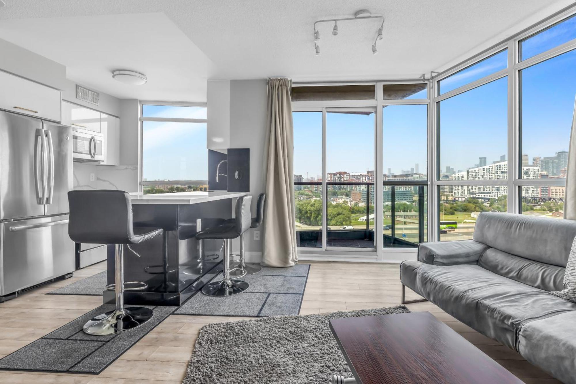 2 Bedroom Waterfront Condo Downtown W/ Free Parking Торонто Экстерьер фото