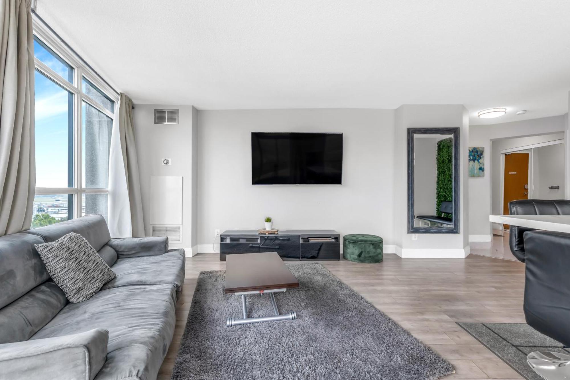 2 Bedroom Waterfront Condo Downtown W/ Free Parking Торонто Экстерьер фото